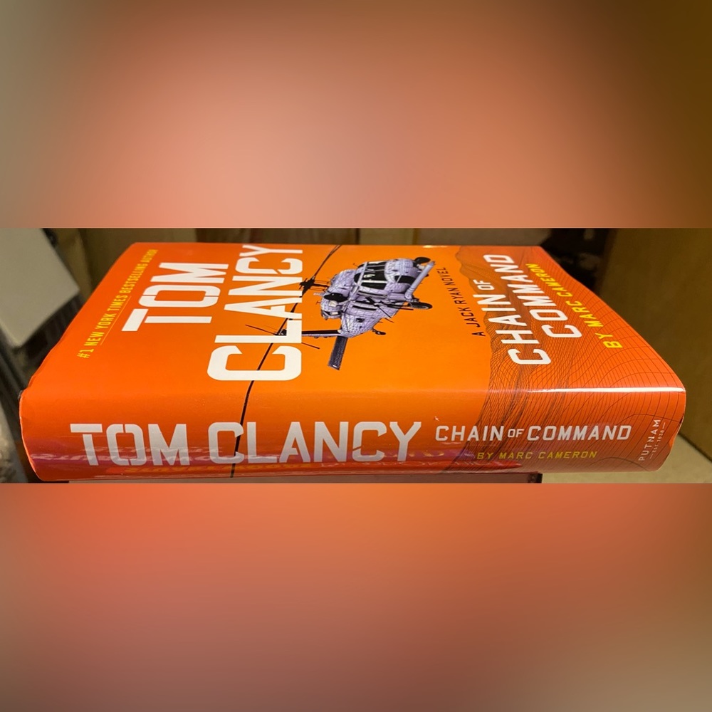 Tom Clancy. Chain of command by Marc Cameron.
